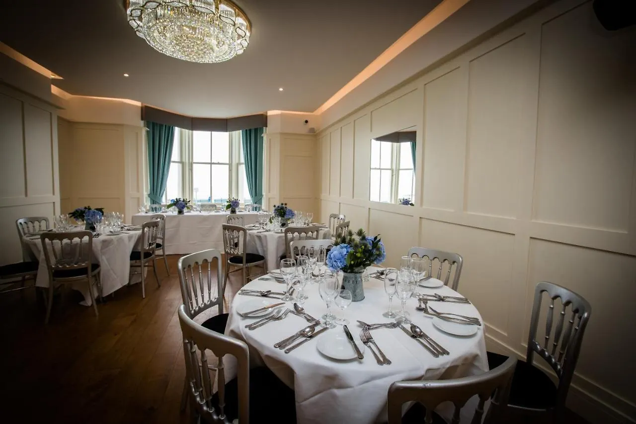Delmont Hotel & View Restaurant Scarborough