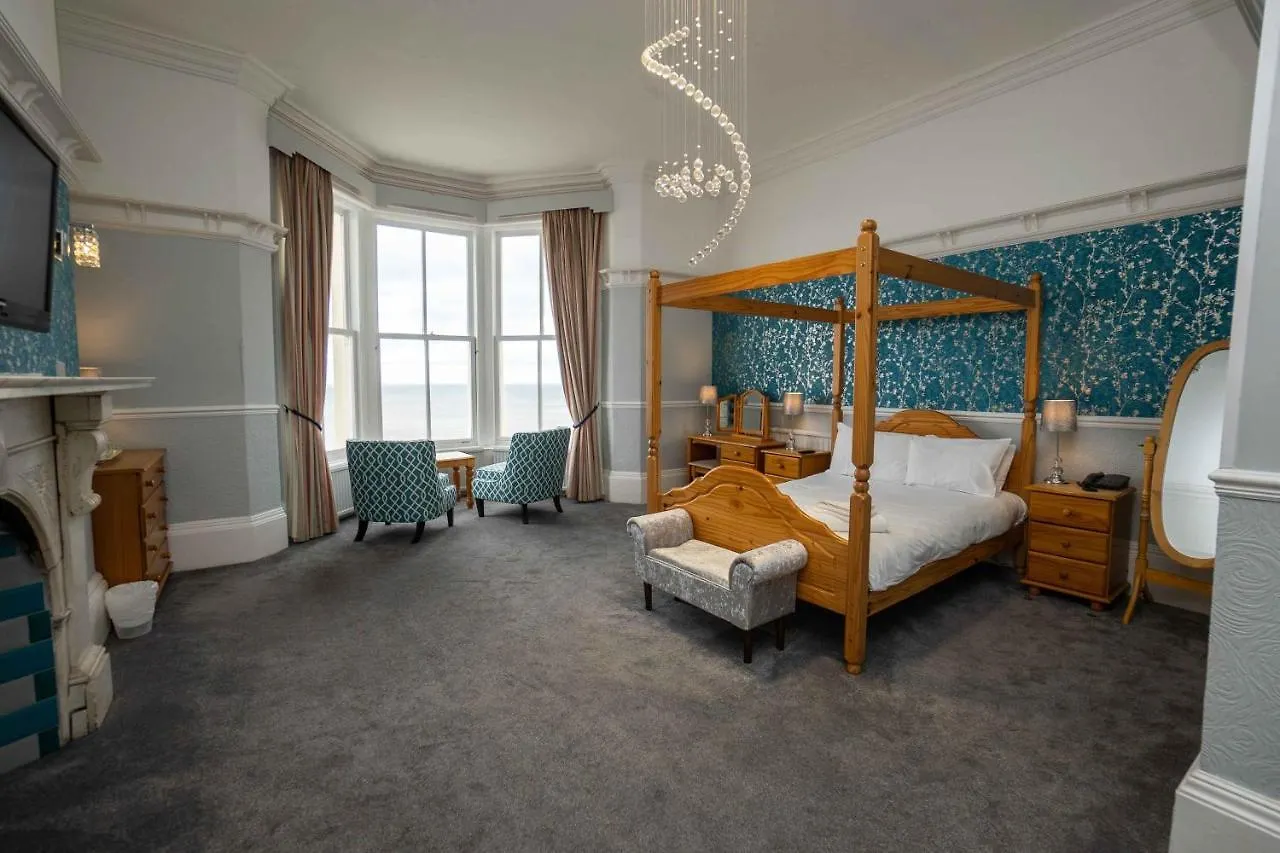 Delmont Hotel & View Restaurant Scarborough
