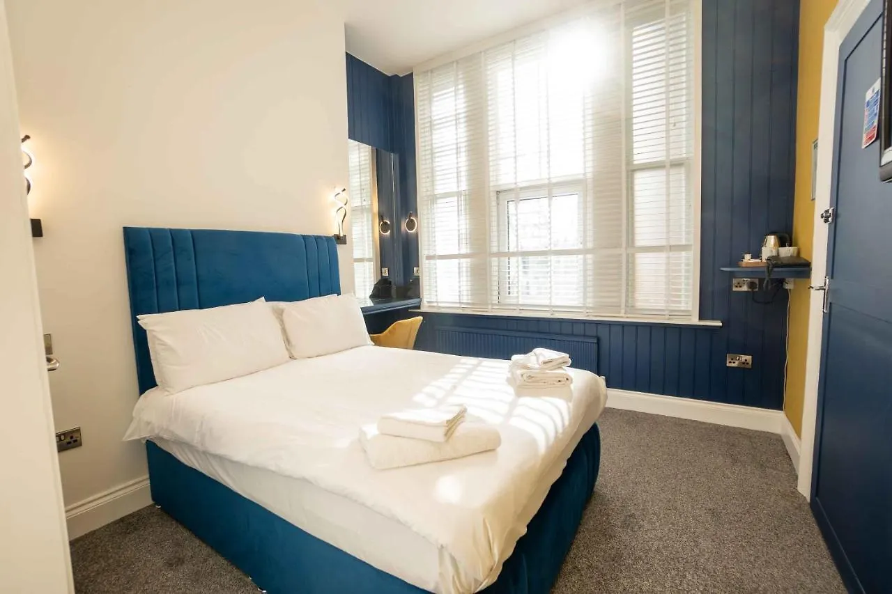 Delmont Hotel & View Restaurant Scarborough