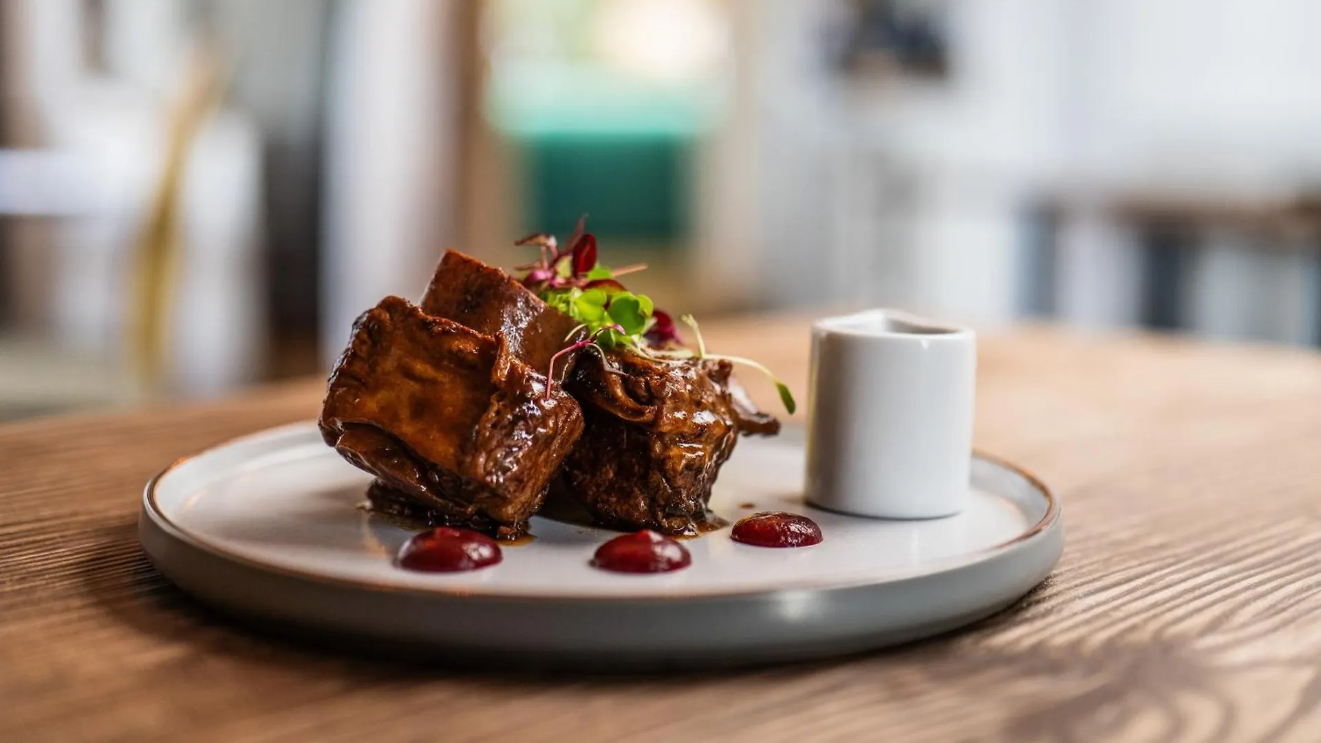 Delmont Hotel & View Restaurant Scarborough