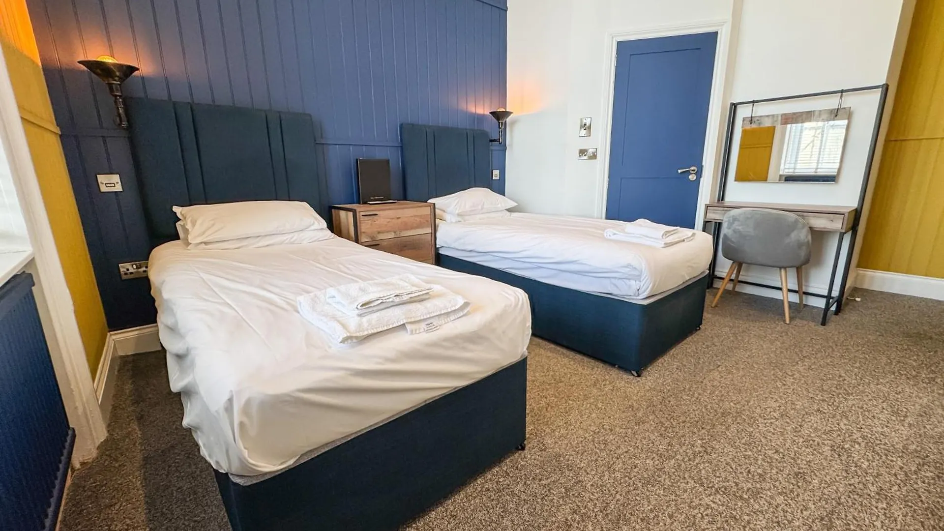 Delmont Hotel & View Restaurant Scarborough