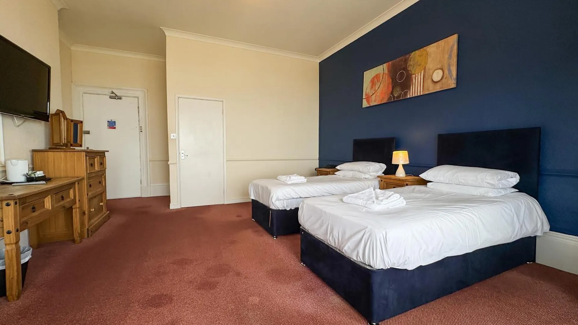 Delmont Hotel & View Restaurant Scarborough