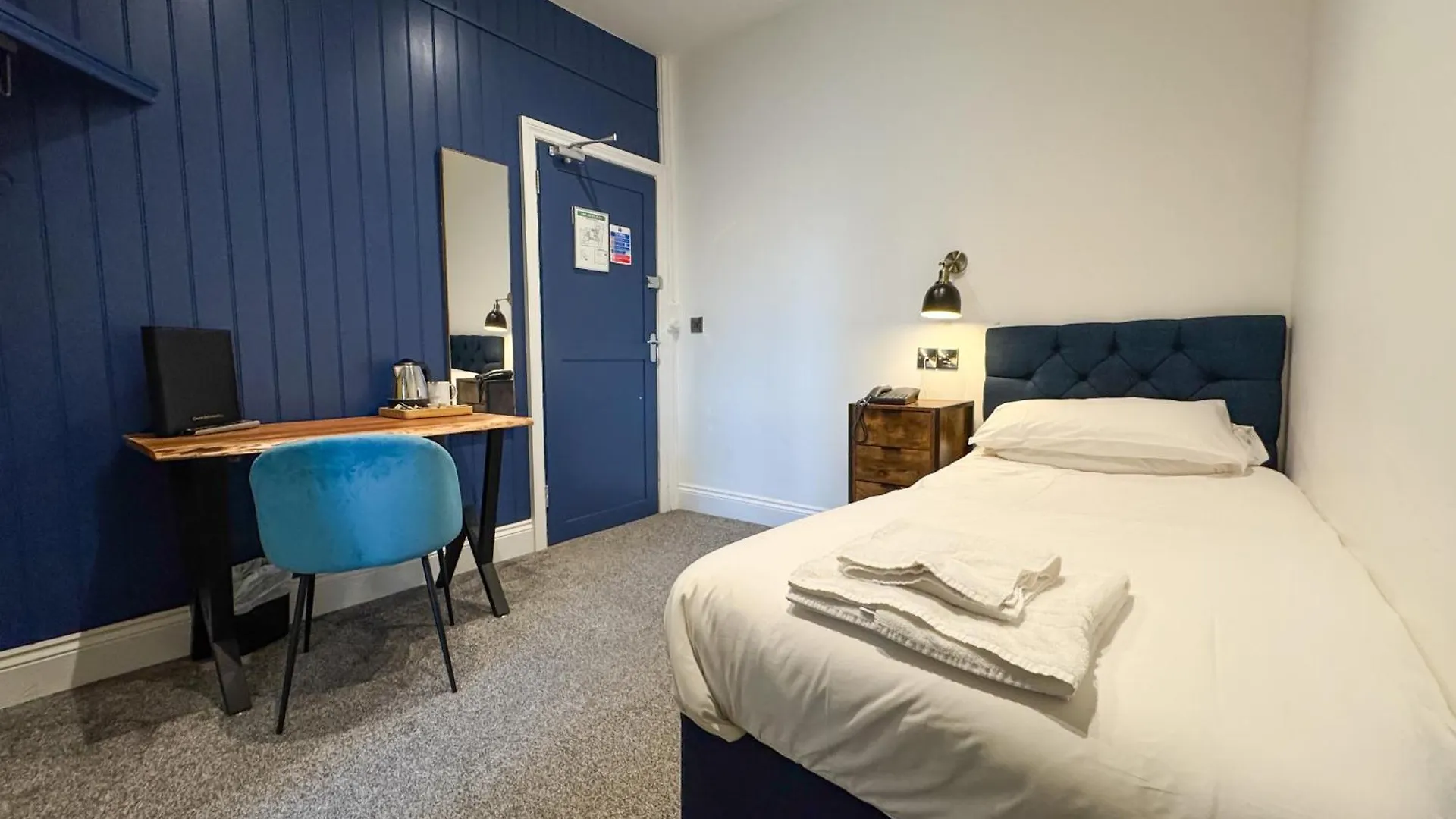 Delmont Hotel & View Restaurant Scarborough