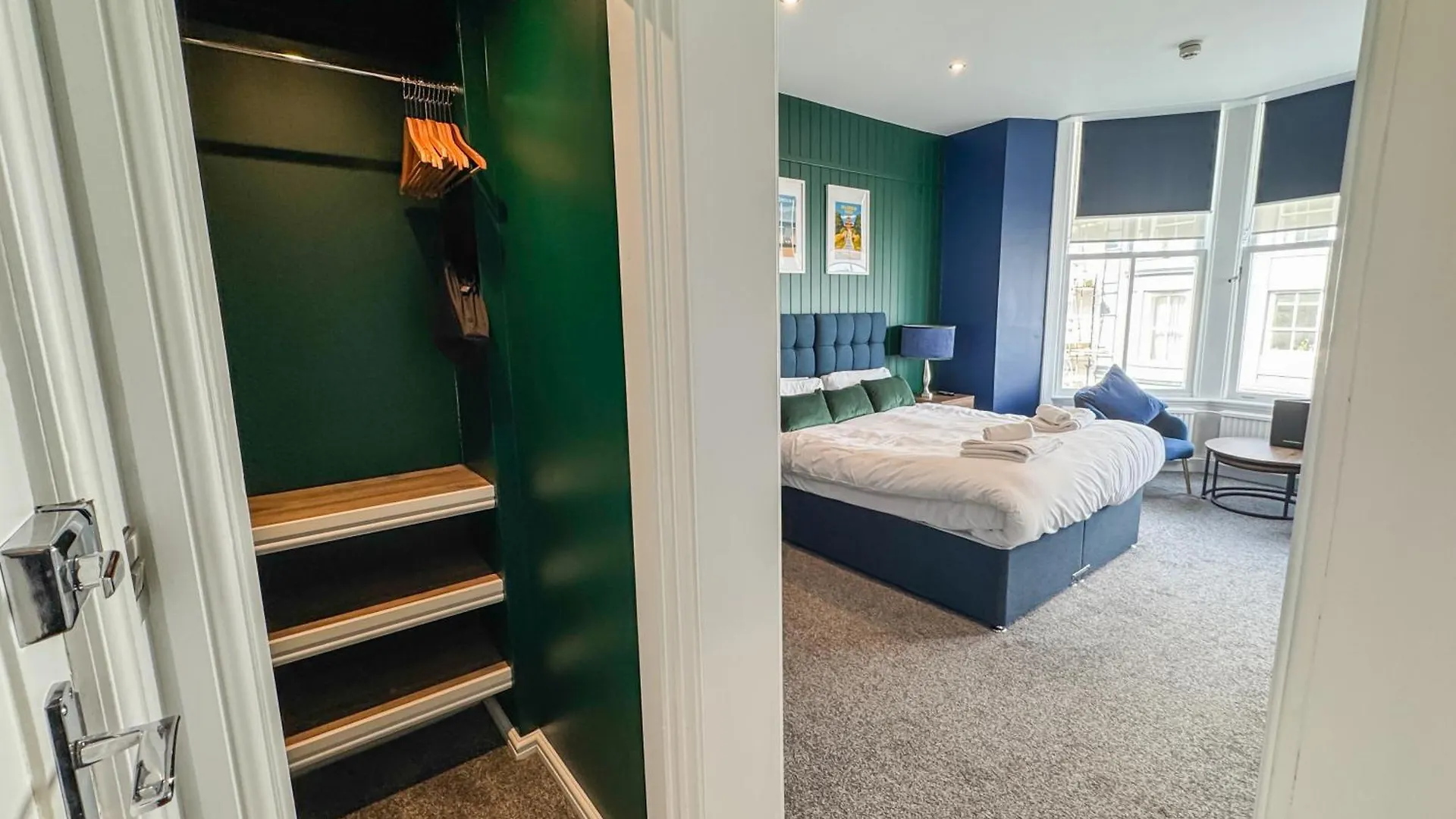 Delmont Hotel & View Restaurant Scarborough